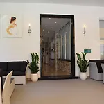 Luna Garni Hotel