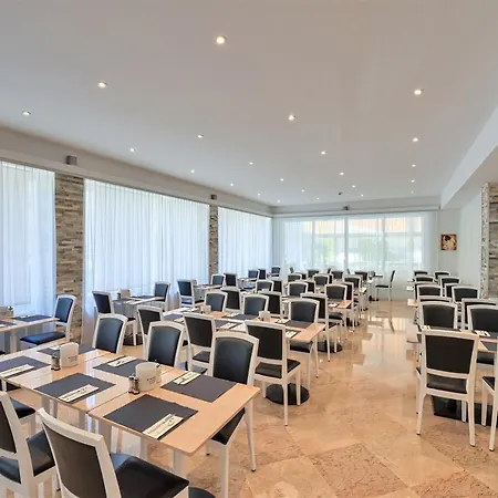 Luna Garni Hotell 3*