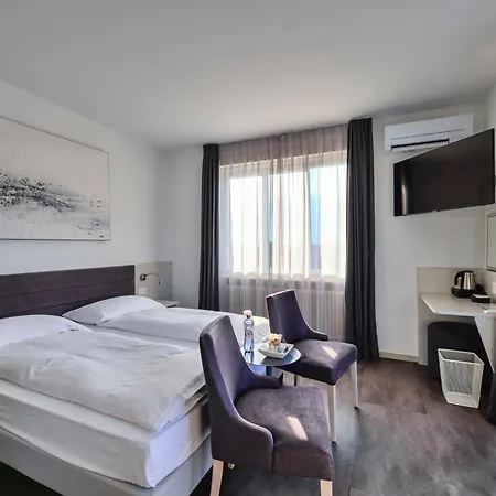 Luna Garni فندق أسكونا