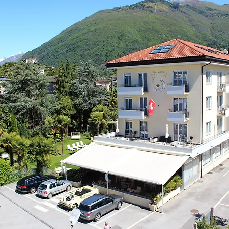 Hotell Luna Garni 3*