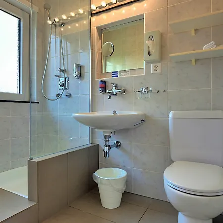 Luna Garni Hotel 3*