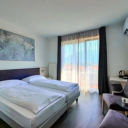 Hotel Luna Garni 3*