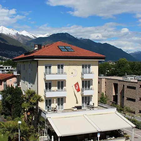 Luna Garni Hotell 3*