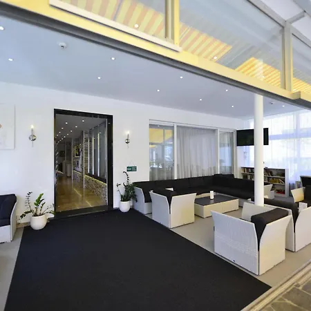 Luna Garni فندق أسكونا