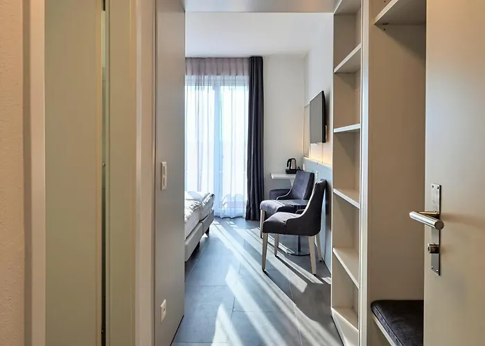 Luna Garni אסקונה