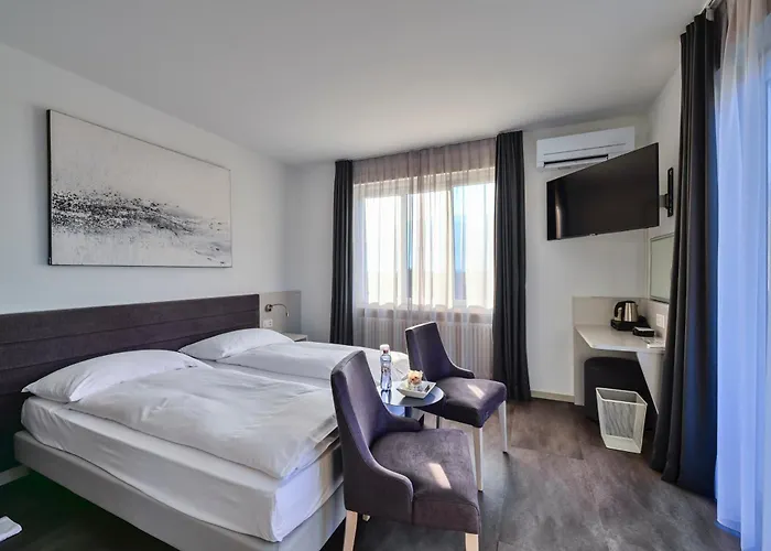 Luna Garni מלון אסקונה