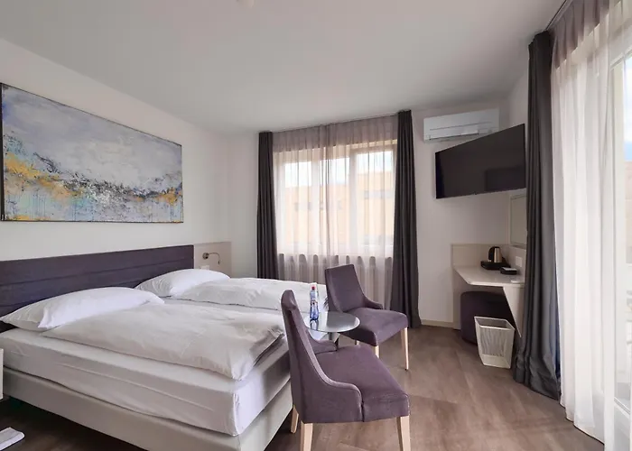 Luna Garni אסקונה