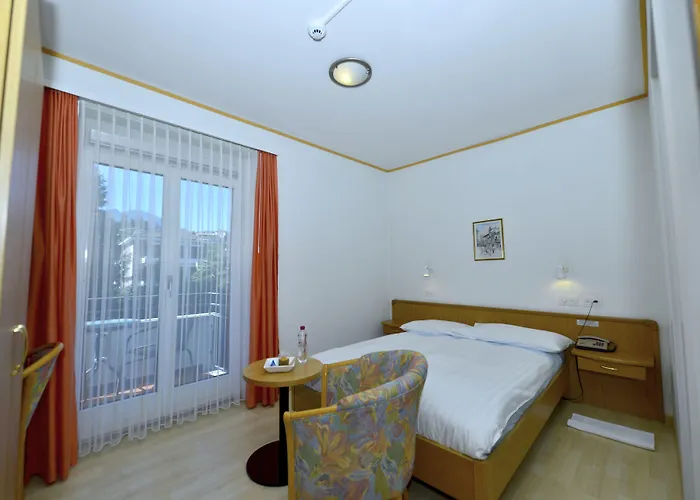 Luna Garni אסקונה