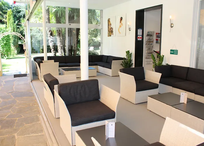 호텔 Luna Garni 3*