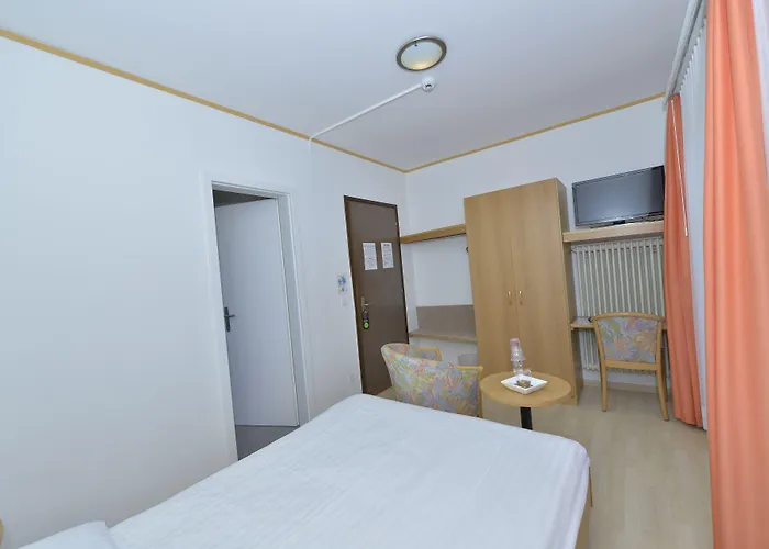 Luna Garni Szálloda